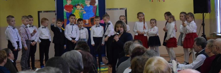 Dzień Babci i&nbsp;Dziadka – budynek szkoły