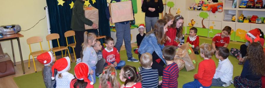 ,,Eksperymentalny Sygnał Dobra” obdarował dzieci z&nbsp;zerówki !